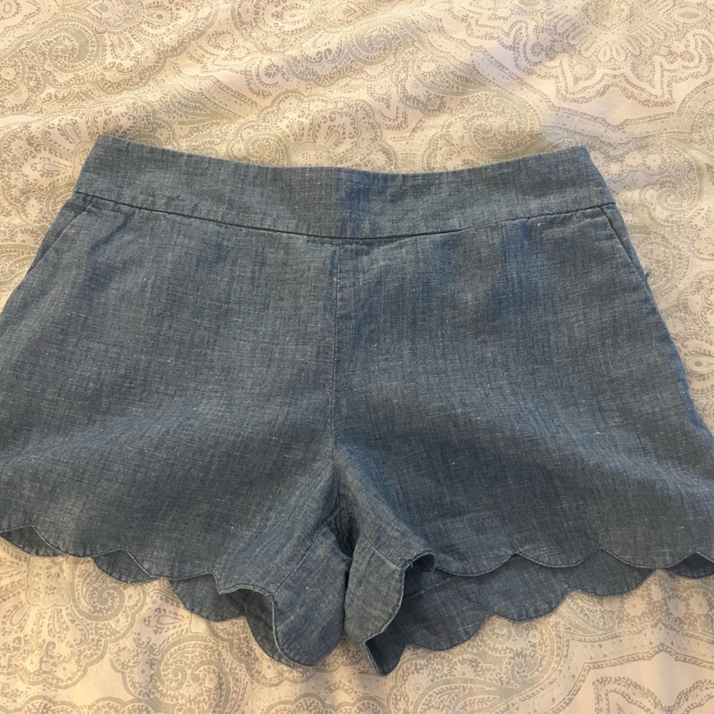 Size 4 Loft scalloped shorts. The Riviera Short.  New without tag. Never worn